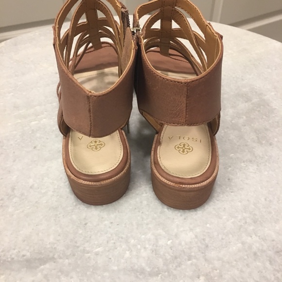 isola genesis sandal